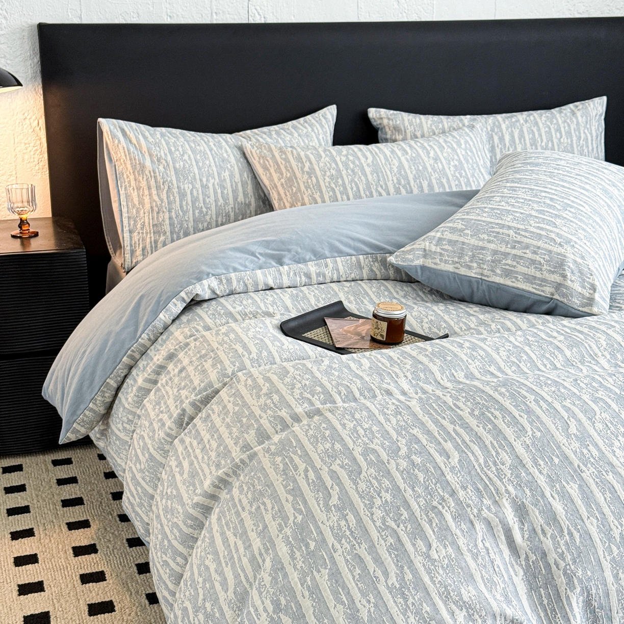 91家纺网 家纺一手货源 找家纺 眠博士 2025新款60s长绒棉纯棉提花磨毛四件套 提花磨毛套件-流光蓝