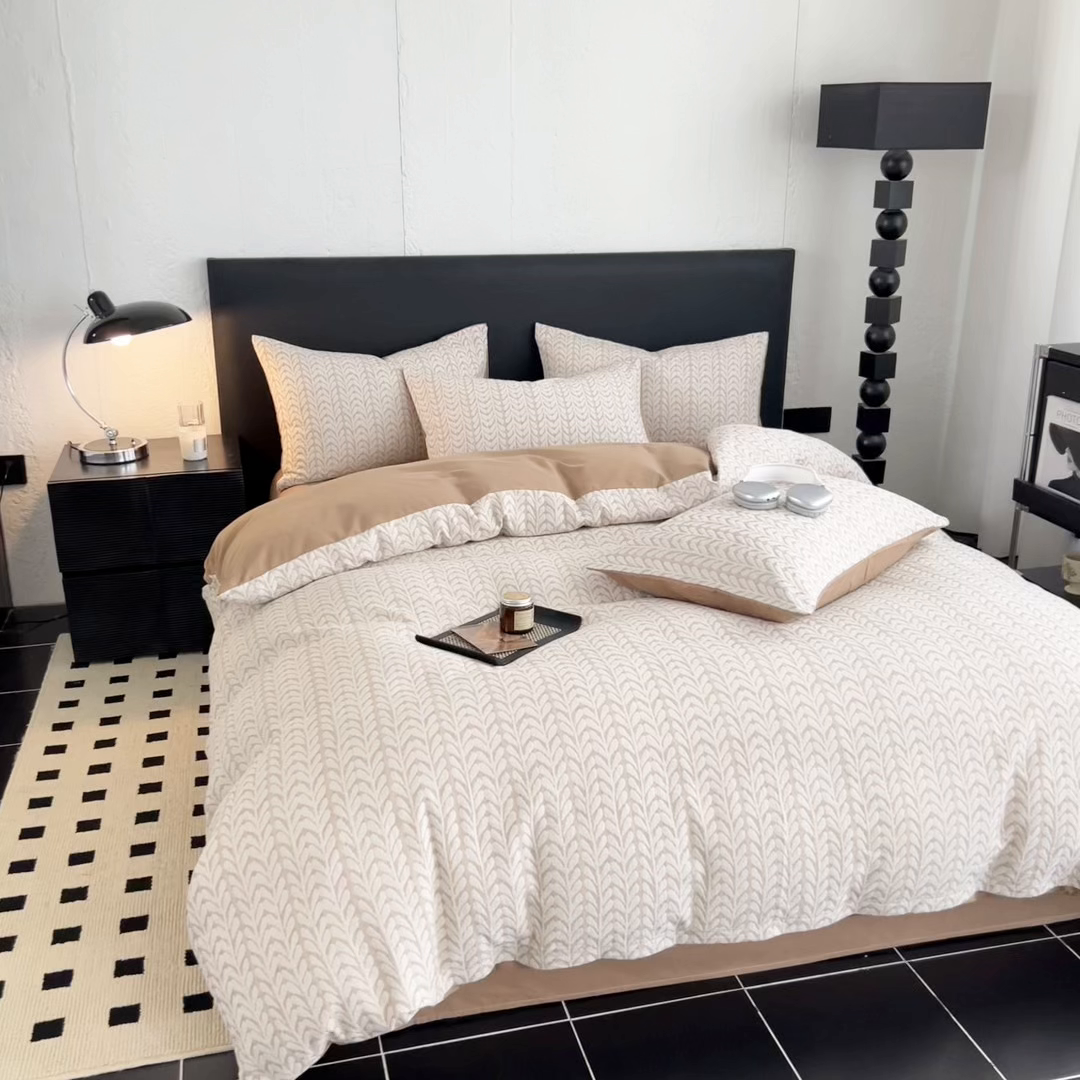 91家纺网 家纺一手货源 找家纺 眠博士 2025新款60s长绒棉纯棉提花磨毛四件套 提花磨毛套件-荞麦卡其