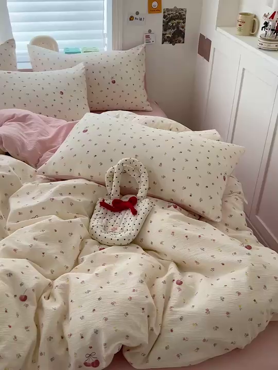 91家纺网 家纺一手货源 找家纺 一比一 2026新款云感皱皱双层纱四件套-简单款 恬趣-粉