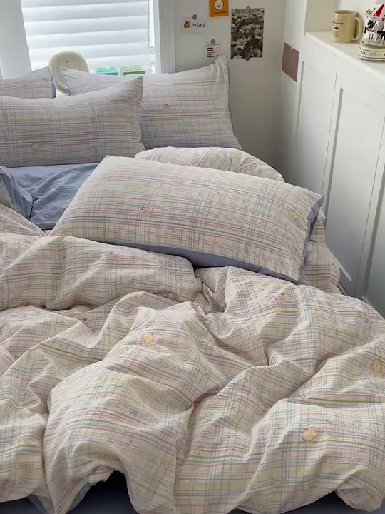 91家纺网 家纺一手货源 找家纺 一比一 2026新款云感皱皱双层纱四件套-简单款 小蓝格