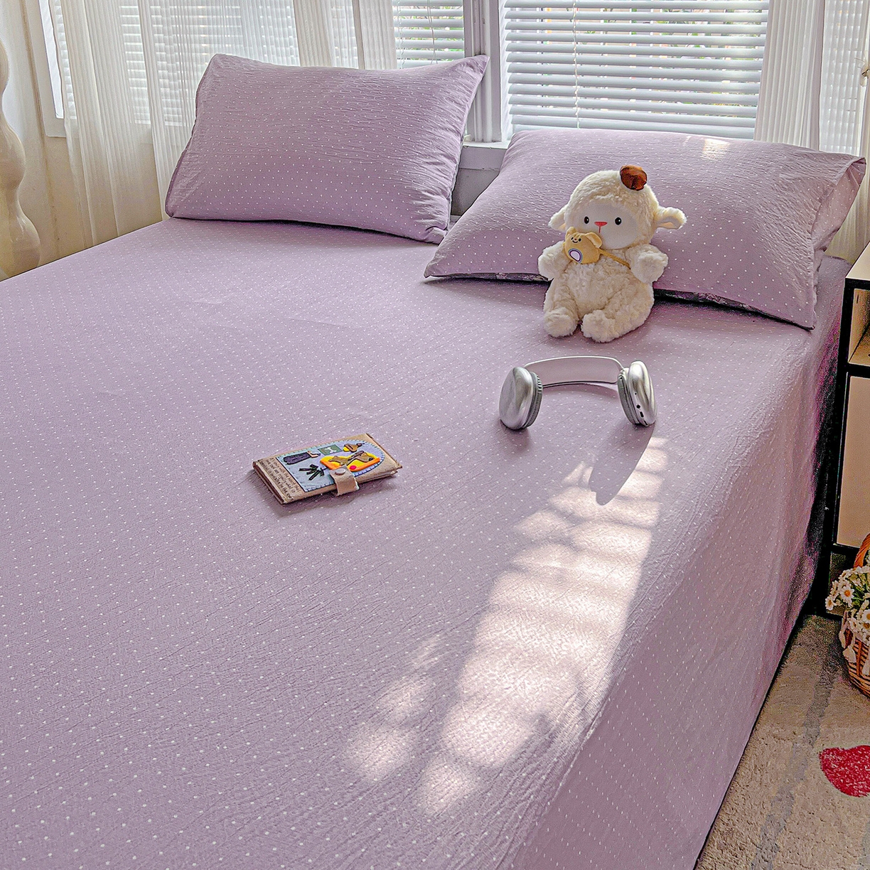 91家纺网 家纺一手货源 找家纺 格真 2025新款A类云感木棉皱皱双层纱床单单床单床单单品床单三件套 波点-丁香紫