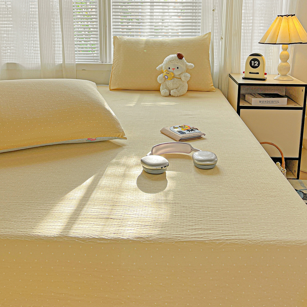 91家纺网 家纺一手货源 找家纺 格真 2025新款A类云感木棉皱皱双层纱床单单床单床单单品床单三件套 波点-奶油黄