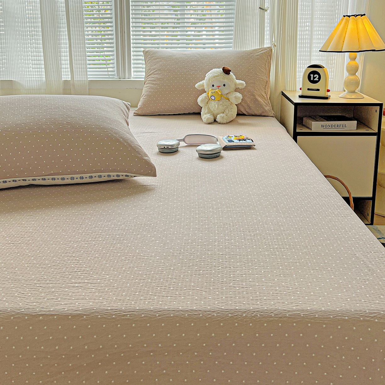 91家纺网 家纺一手货源 找家纺 格真 2025新款A类云感木棉皱皱双层纱床单单床单床单单品床单三件套 波点-巧克力棕