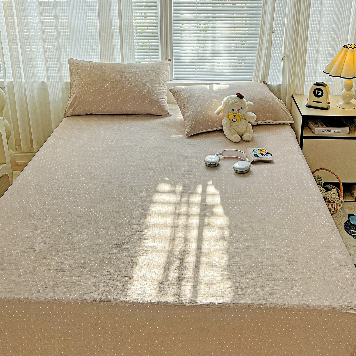 91家纺网 家纺一手货源 找家纺 格真 2025新款A类云感木棉皱皱双层纱床单单床单床单单品床单三件套 波点-巧克力棕