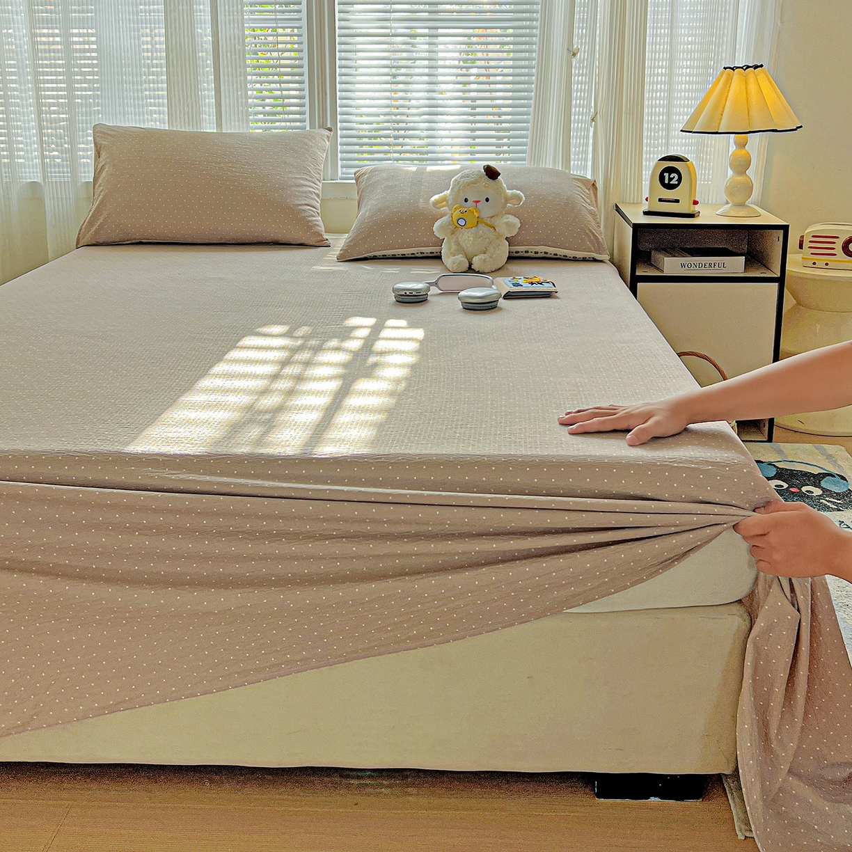 91家纺网 家纺一手货源 找家纺 格真 2025新款A类云感木棉皱皱双层纱床单单床单床单单品床单三件套 波点-巧克力棕