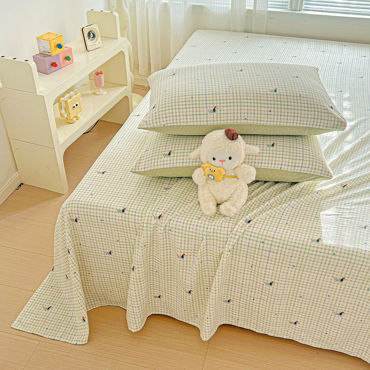 91家纺网 家纺一手货源 找家纺 格真 2025新款A类云感木棉皱皱双层纱床单单床单床单单品床单三件套 腊肠狗-抹茶