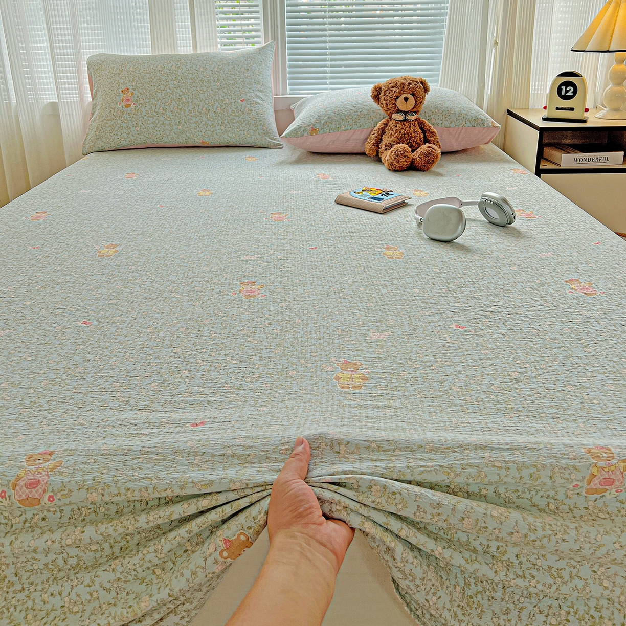 91家纺网 家纺一手货源 找家纺 格真 2025新款A类云感木棉皱皱双层纱床单单床单床单单品床单三件套 香草熊