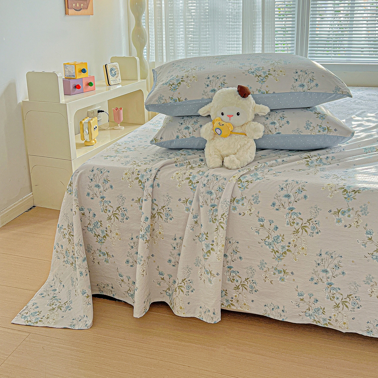 91家纺网 家纺一手货源 找家纺 格真 2025新款A类云感木棉皱皱双层纱床单单床单床单单品床单三件套 长相思兰