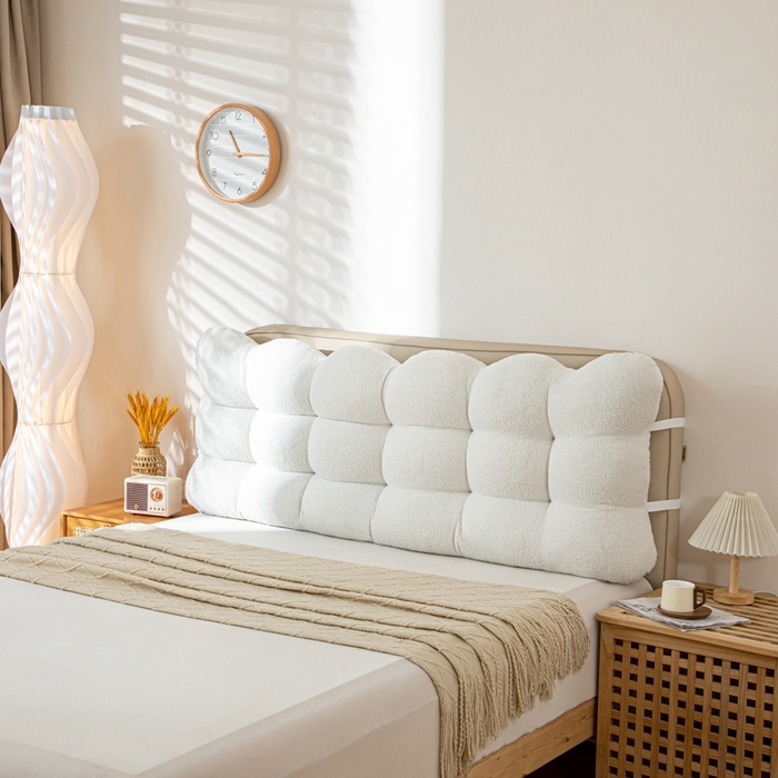 91家纺网 家纺一手货源 找家纺 沐沐家纺 2026新款泰迪绒小雪球床头靠背 小雪球-白色