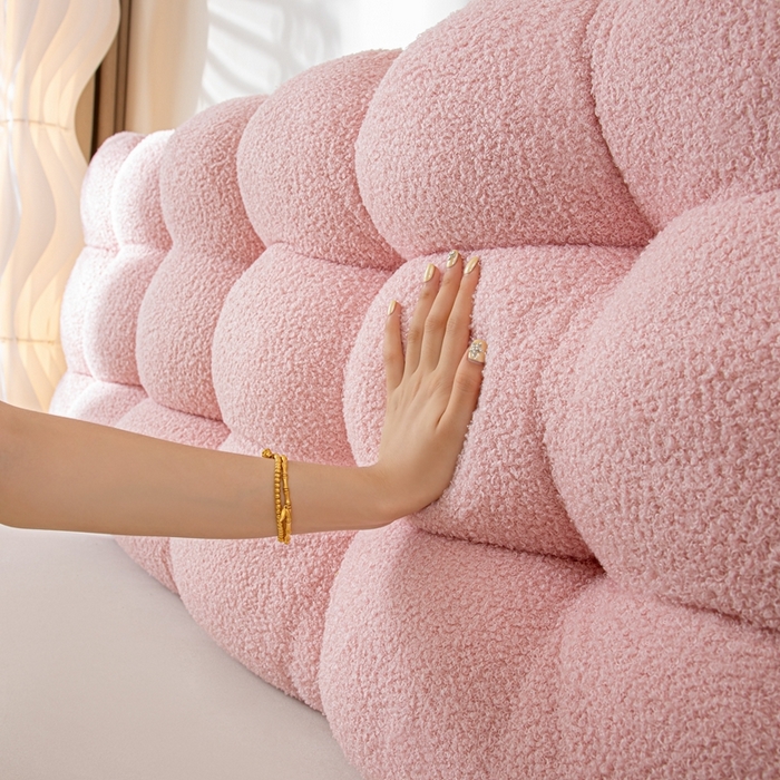 91家纺网 家纺一手货源 找家纺 沐沐家纺 2026新款泰迪绒小雪球床头靠背 小雪球-粉色