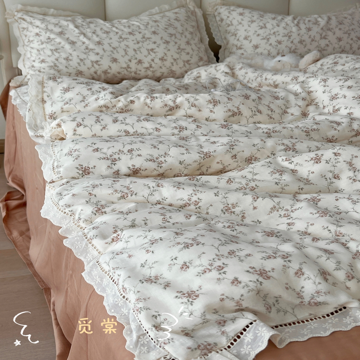 91家纺网 家纺一手货源 找家纺 （总）荣轩2025新款全棉双层纱镂空花边工艺款四件套（铺床版）
