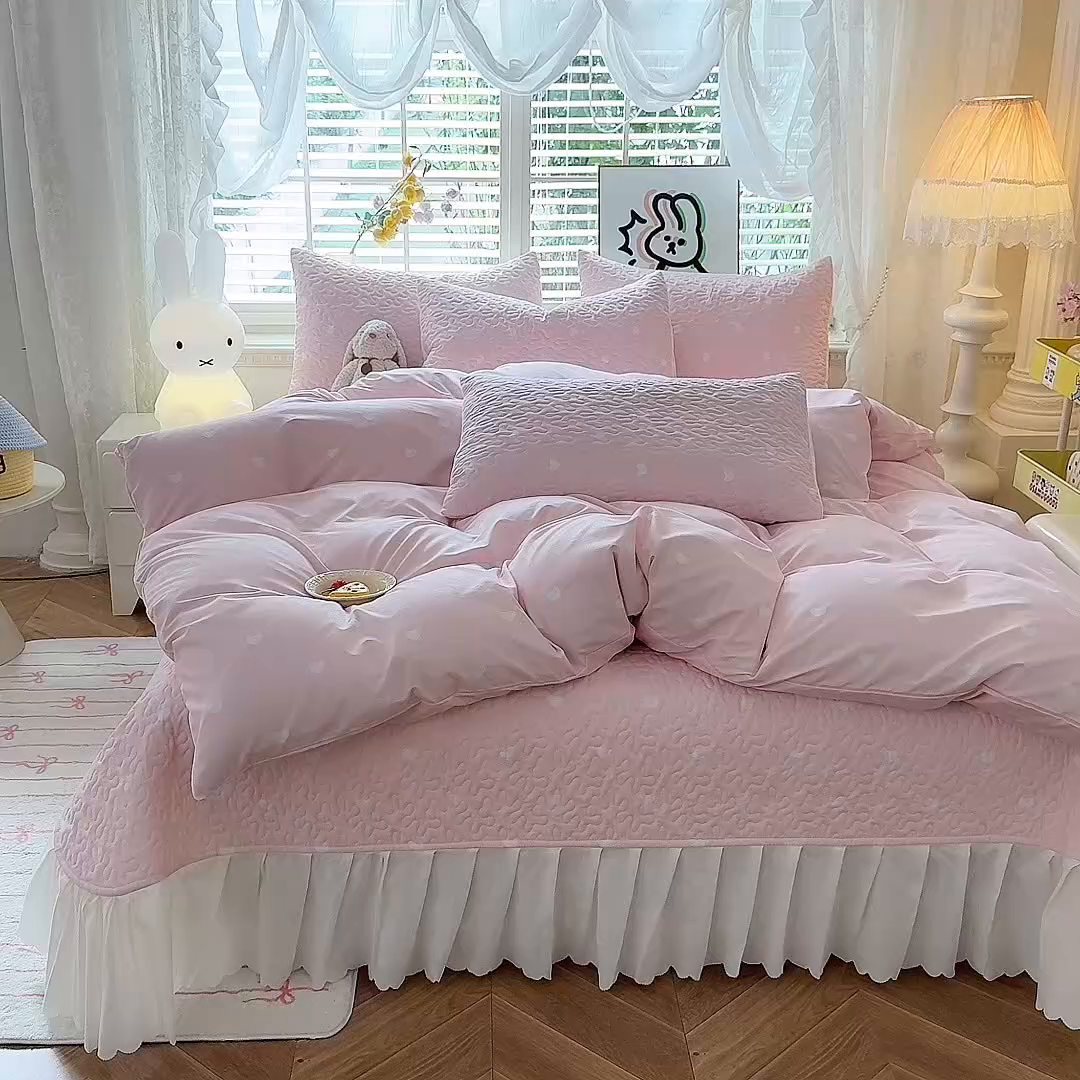 91家纺网 家纺一手货源 找家纺 （总）金盛皇朝家纺 2025新款亲肤水洗棉舒适花边款床盖四件套