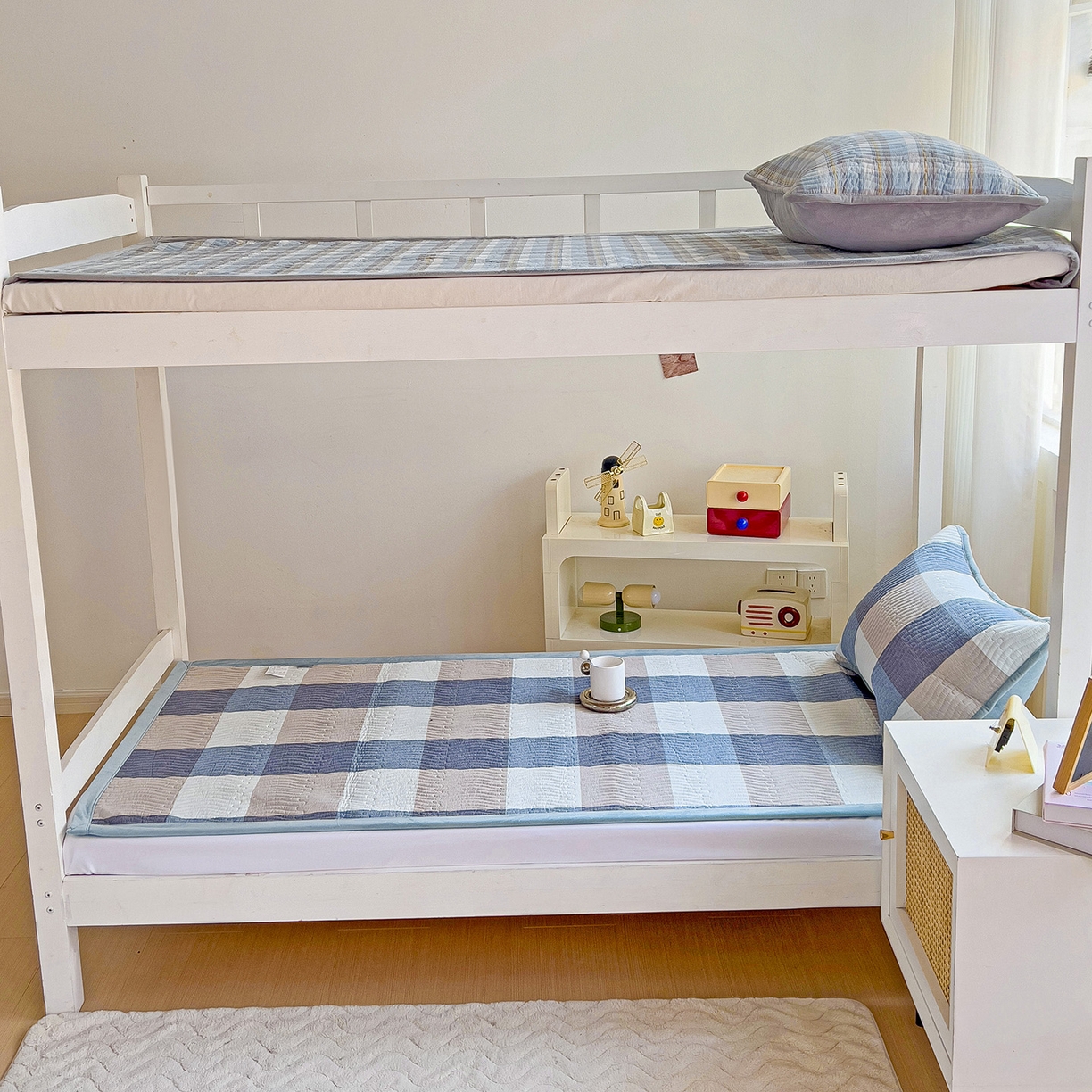 91家纺网 家纺一手货源 找家纺 乐野家居 2025新款开学季 A类全棉水洗棉+宝宝绒学生床盖三件套（多功能被套） 蓝大格