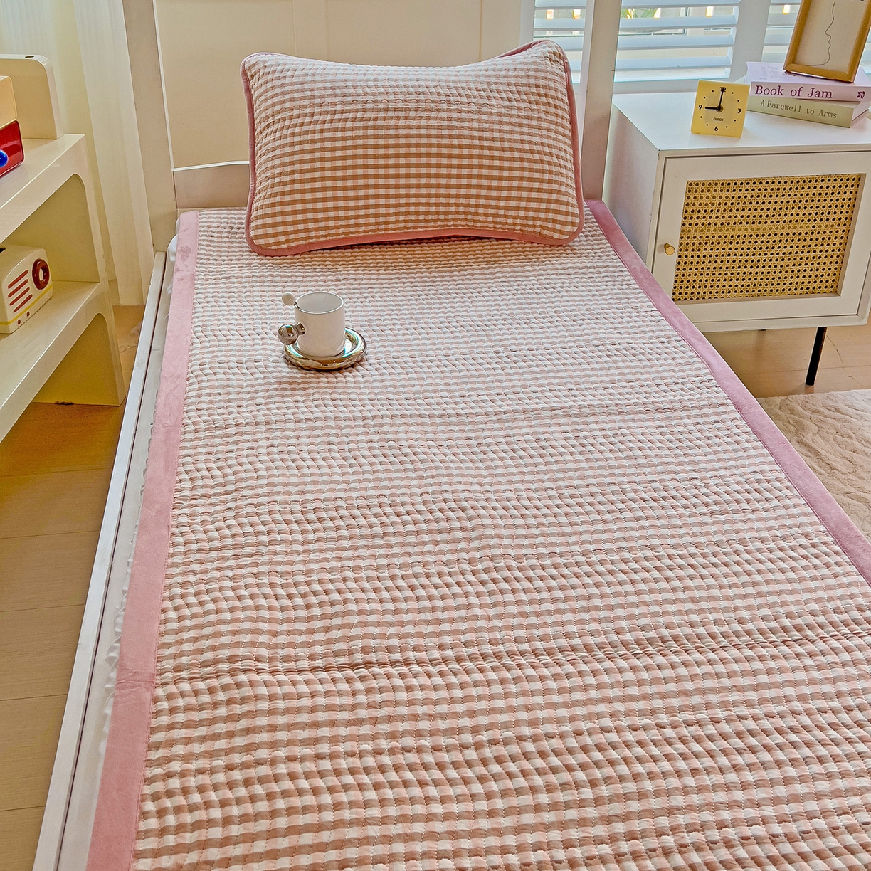 91家纺网 家纺一手货源 找家纺 乐野家居 2025新款开学季 A类全棉水洗棉+宝宝绒学生床盖三件套（多功能被套） 豆沙小格