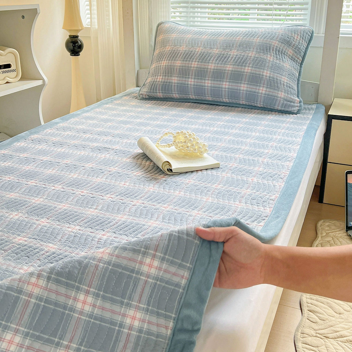 91家纺网 家纺一手货源 找家纺 （总）乐野家居 2025新款开学季 A类全棉水洗棉+宝宝绒学生床盖三件套（多功能被套）