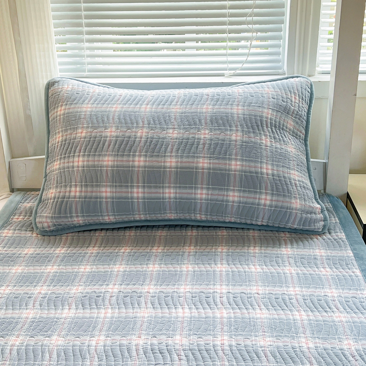 91家纺网 家纺一手货源 找家纺 （总）乐野家居 2025新款开学季 A类全棉水洗棉+宝宝绒学生床盖三件套（多功能被套）