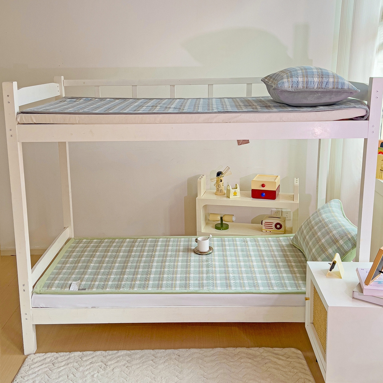 91家纺网 家纺一手货源 找家纺 乐野家居 2025新款开学季 A类全棉水洗棉+宝宝绒学生床盖三件套（多功能被套） 绿中格