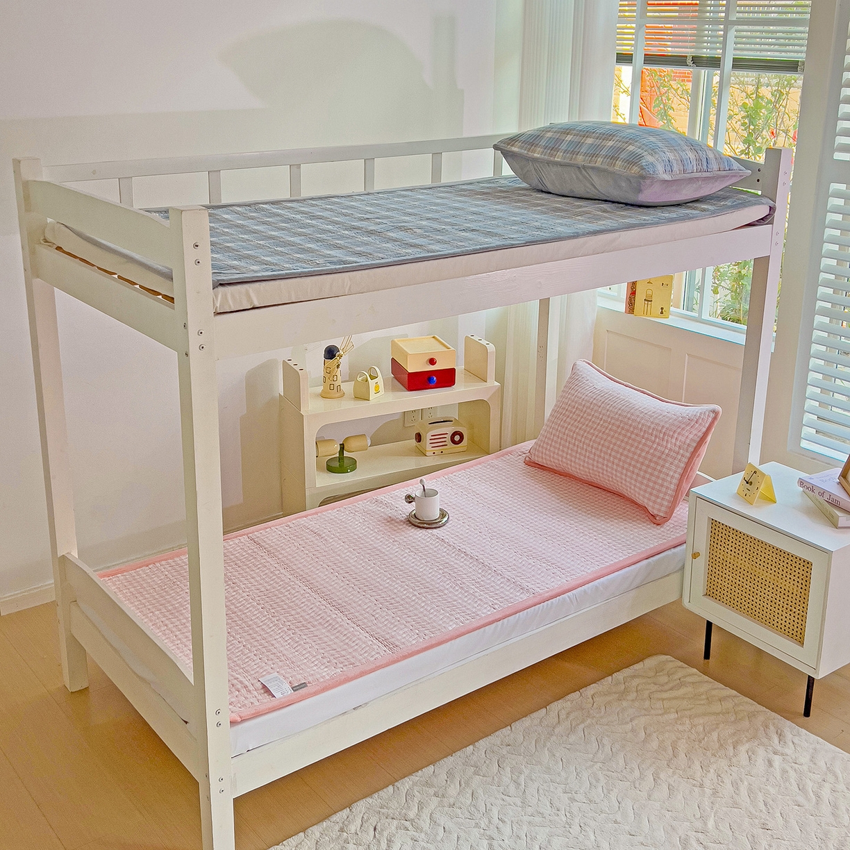 91家纺网 家纺一手货源 找家纺 乐野家居 2025新款开学季 A类全棉水洗棉+宝宝绒学生床盖三件套（多功能被套） 粉小格