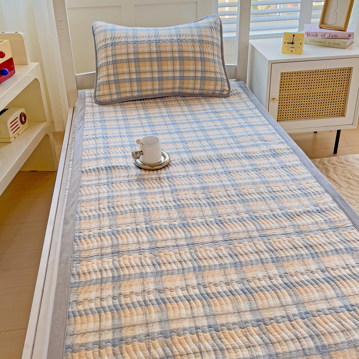 91家纺网 家纺一手货源 找家纺 乐野家居 2025新款开学季 A类全棉水洗棉+宝宝绒学生床盖三件套（多功能被套） 蓝黄中格