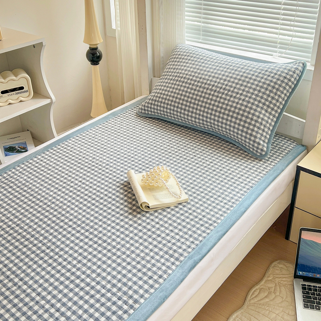 91家纺网 家纺一手货源 找家纺 乐野家居 2025新款开学季 A类全棉水洗棉+宝宝绒学生床盖三件套（多功能被套） 蓝小格