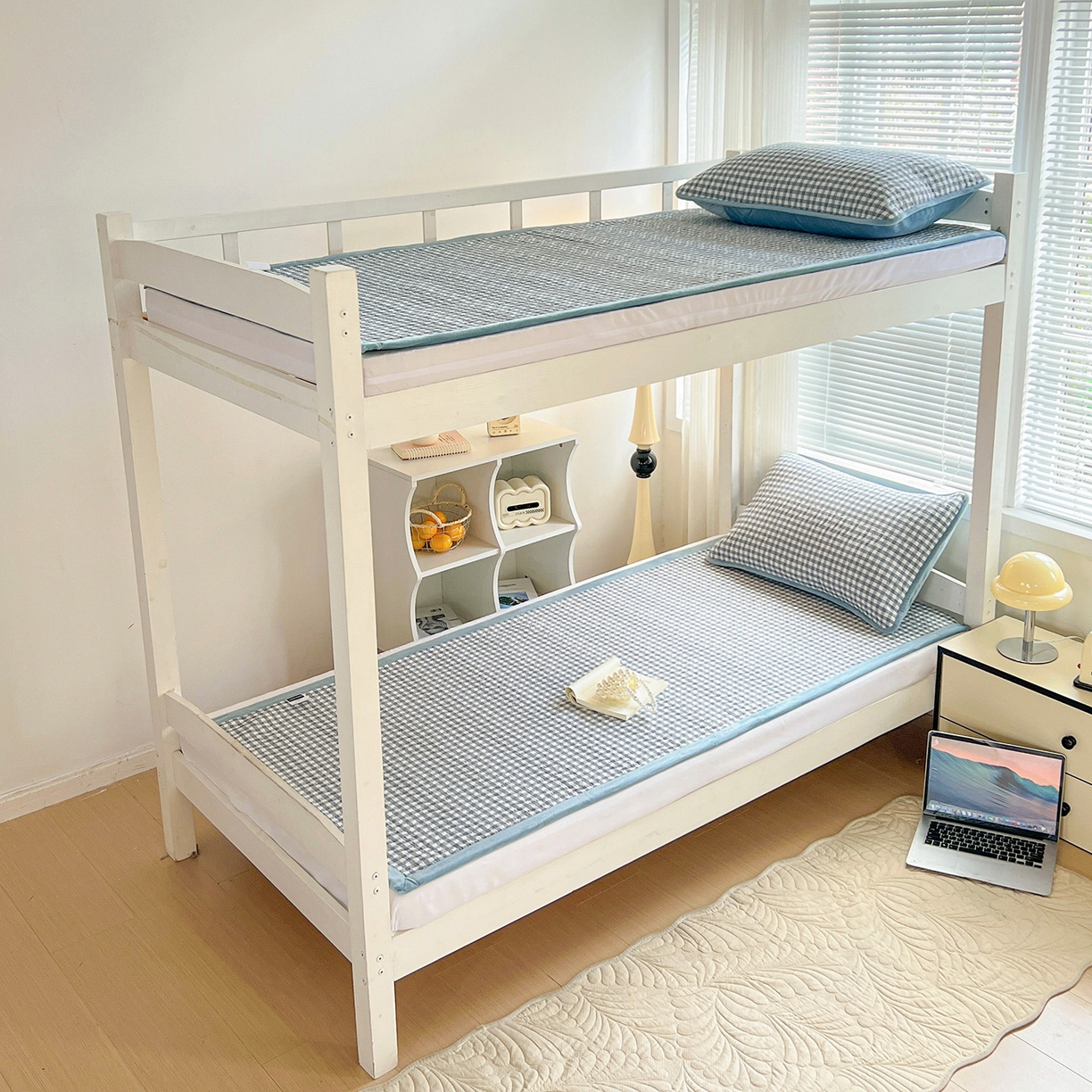 91家纺网 家纺一手货源 找家纺 乐野家居 2025新款开学季 A类全棉水洗棉+宝宝绒学生床盖三件套（多功能被套） 蓝小格