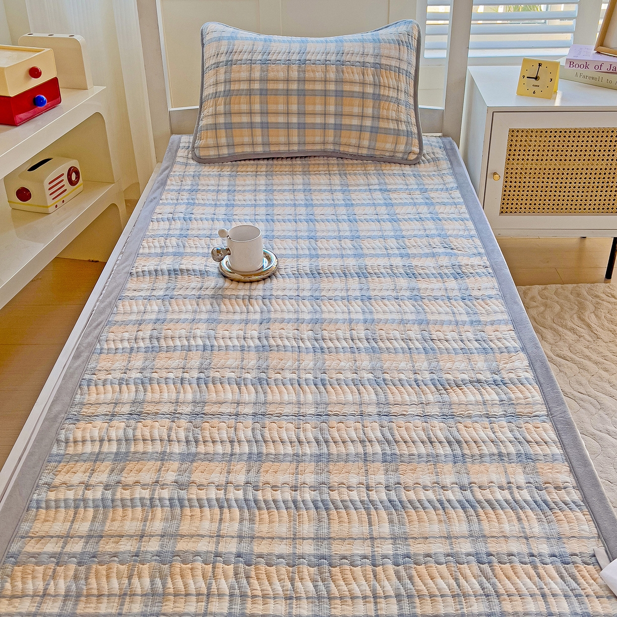 91家纺网 家纺一手货源 找家纺 乐野家居 2025新款开学季 A类全棉水洗棉+宝宝绒学生床盖三件套（多功能被套） 蓝黄中格