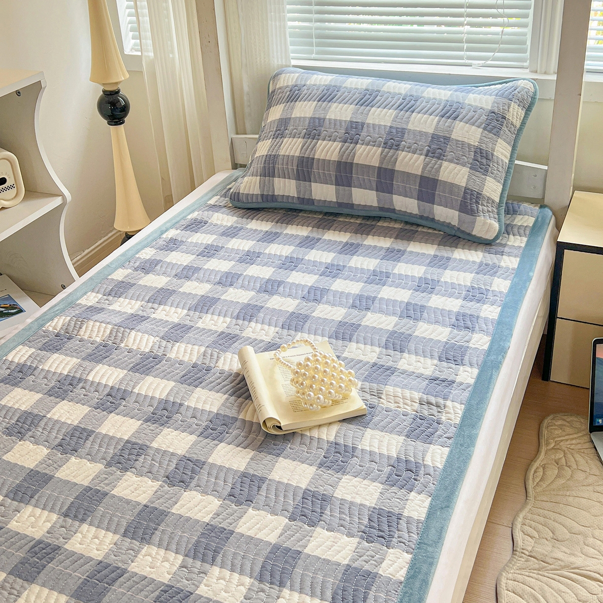 91家纺网 家纺一手货源 找家纺 乐野家居 2025新款开学季 A类全棉水洗棉+宝宝绒学生床盖三件套（多功能被套） 左岸蓝