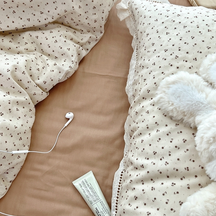 91家纺网 家纺一手货源 找家纺 荣轩2025新款全棉双层纱镂空花边工艺款四件套（铺床版）和季-咖