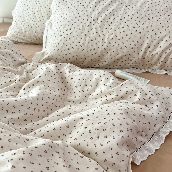 91家纺网 家纺一手货源 找家纺 荣轩2025新款全棉双层纱镂空花边工艺款四件套（铺床版）和季-咖