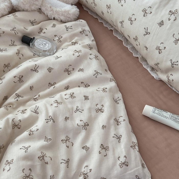 91家纺网 家纺一手货源 找家纺 荣轩2025新款全棉双层纱镂空花边工艺款四件套（铺床版）日欢喜