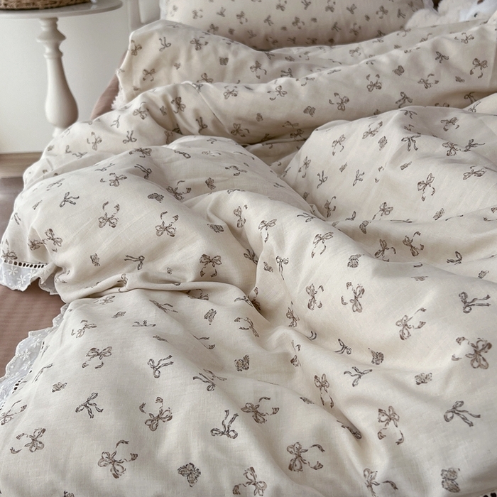 91家纺网 家纺一手货源 找家纺 荣轩2025新款全棉双层纱镂空花边工艺款四件套（铺床版）日欢喜