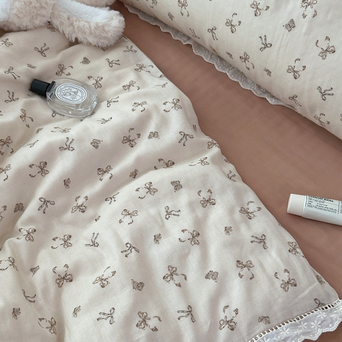 91家纺网 家纺一手货源 找家纺 荣轩2025新款全棉双层纱镂空花边工艺款四件套（铺床版）日欢喜