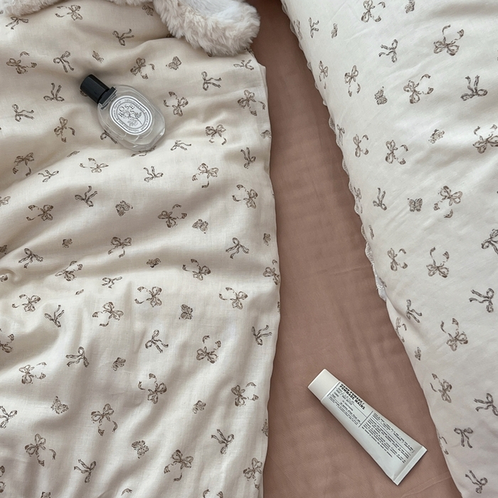 91家纺网 家纺一手货源 找家纺 荣轩2025新款全棉双层纱镂空花边工艺款四件套（铺床版）日欢喜