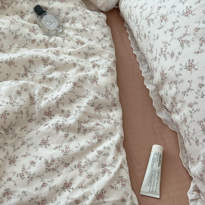 91家纺网 家纺一手货源 找家纺 荣轩2025新款全棉双层纱镂空花边工艺款四件套（铺床版） 觅棠