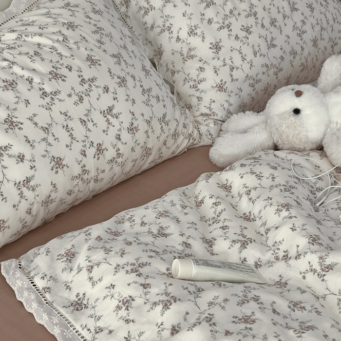 91家纺网 家纺一手货源 找家纺 荣轩2025新款全棉双层纱镂空花边工艺款四件套（铺床版） 觅棠