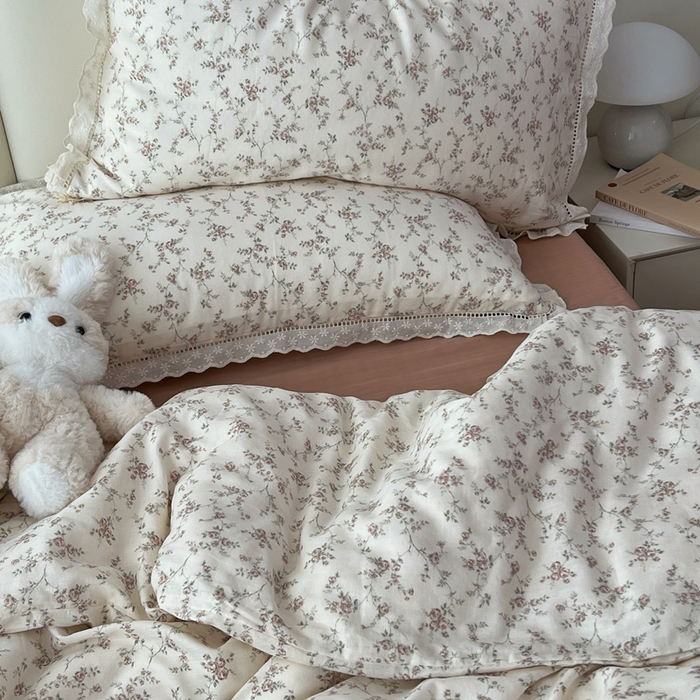 91家纺网 家纺一手货源 找家纺 荣轩2025新款全棉双层纱镂空花边工艺款四件套（铺床版） 觅棠