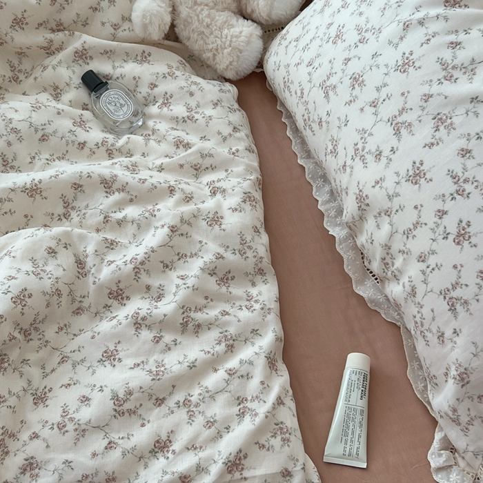 91家纺网 家纺一手货源 找家纺 荣轩2025新款全棉双层纱镂空花边工艺款四件套（铺床版） 觅棠