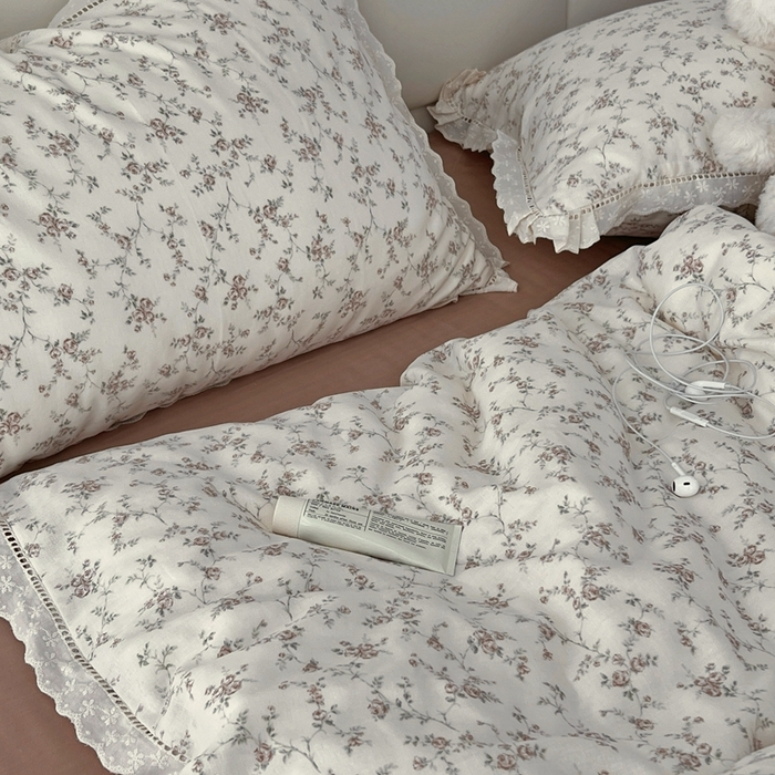 91家纺网 家纺一手货源 找家纺 荣轩2025新款全棉双层纱镂空花边工艺款四件套（铺床版） 觅棠