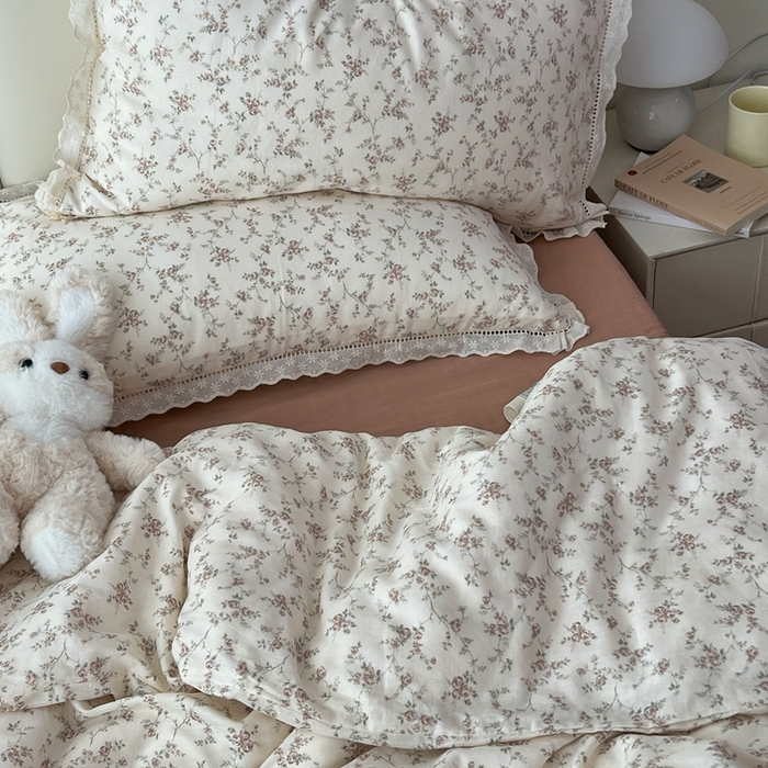 91家纺网 家纺一手货源 找家纺 荣轩2025新款全棉双层纱镂空花边工艺款四件套（铺床版） 觅棠