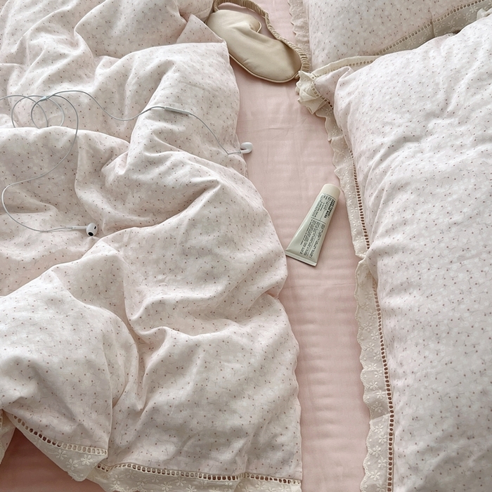 91家纺网 家纺一手货源 找家纺 荣轩2025新款全棉双层纱镂空花边工艺款四件套（铺床版） 花漾-粉