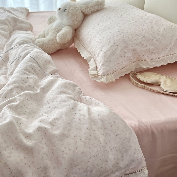 91家纺网 家纺一手货源 找家纺 荣轩2025新款全棉双层纱镂空花边工艺款四件套（铺床版） 花漾-粉