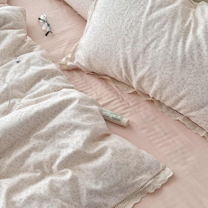 91家纺网 家纺一手货源 找家纺 荣轩2025新款全棉双层纱镂空花边工艺款四件套（铺床版） 花漾-粉