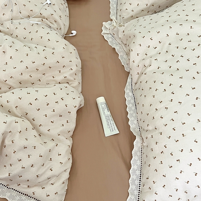 91家纺网 家纺一手货源 找家纺 荣轩2025新款全棉双层纱镂空花边工艺款四件套（铺床版） 以茉