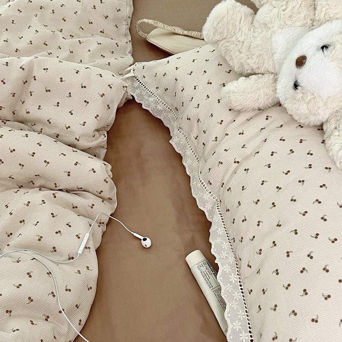 91家纺网 家纺一手货源 找家纺 荣轩2025新款全棉双层纱镂空花边工艺款四件套（铺床版） 以茉