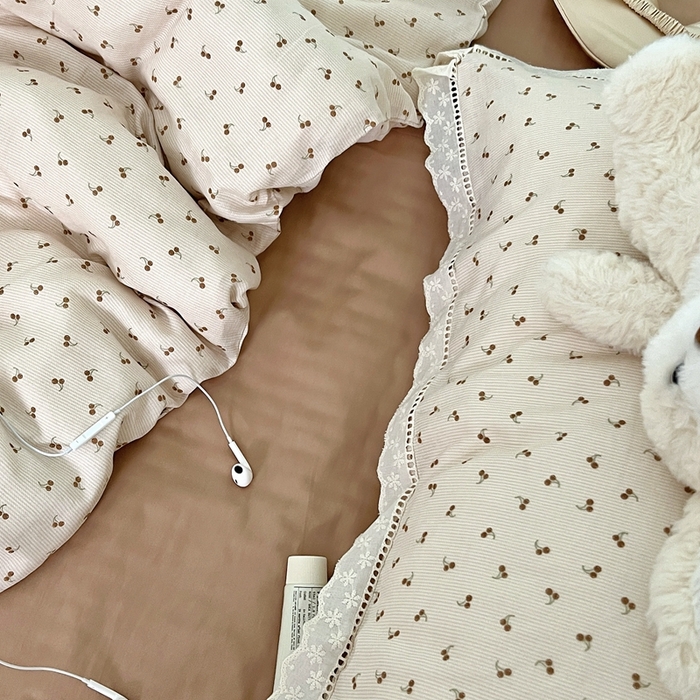 91家纺网 家纺一手货源 找家纺 荣轩2025新款全棉双层纱镂空花边工艺款四件套（铺床版） 以茉