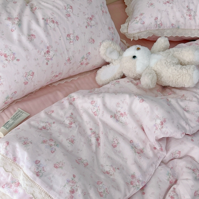 91家纺网 家纺一手货源 找家纺 荣轩2025新款全棉双层纱镂空花边工艺款四件套（铺床版）予禾