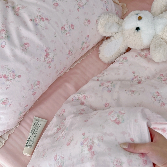 91家纺网 家纺一手货源 找家纺 荣轩2025新款全棉双层纱镂空花边工艺款四件套（铺床版）予禾