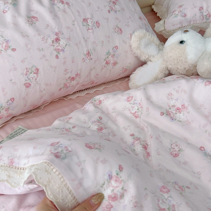 91家纺网 家纺一手货源 找家纺 荣轩2025新款全棉双层纱镂空花边工艺款四件套（铺床版）予禾