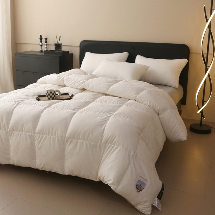 91家纺网 家纺一手货源 找家纺 晋瑞 红顶鹅绒馆 2025新款绒耀鹅绒被 绒耀白色