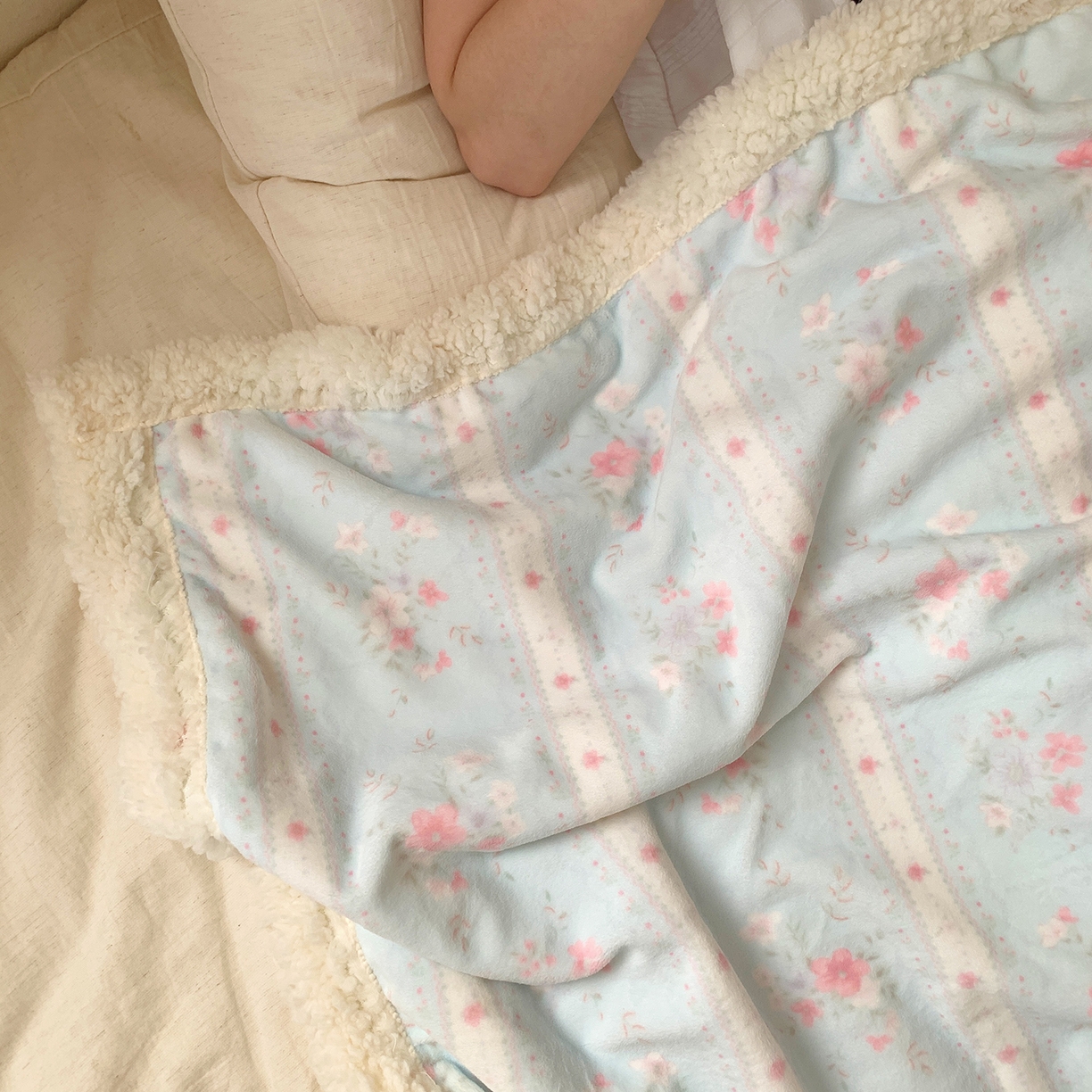 91家纺网 家纺一手货源 找家纺 桃喜 2025新款牛奶绒羊羔绒毛毯 羊羔绒-馥郁蓝